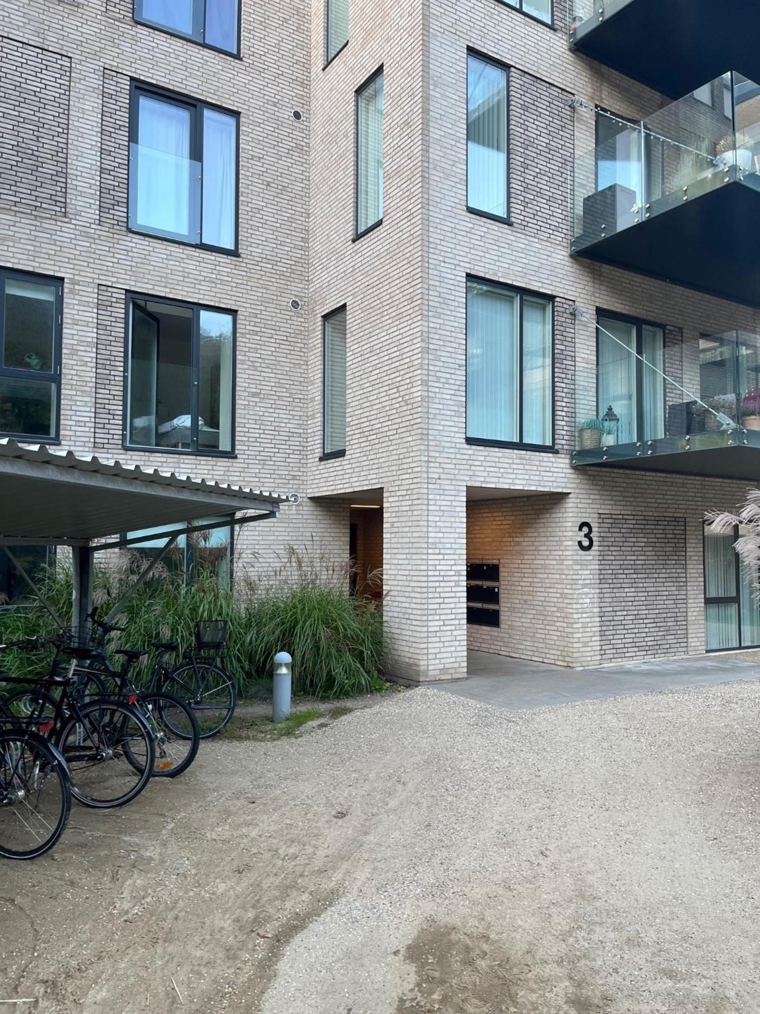 Charming Aalborg Apartment With Parking エクステリア 写真